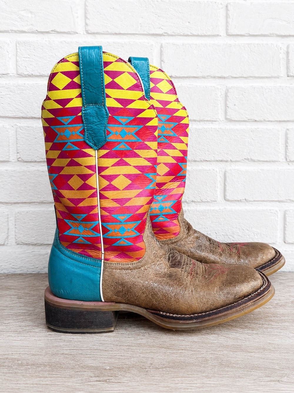 Cinch Edge women’s custom boots